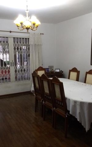 Casa à venda com 250m², 3 quartos e 3 vagas