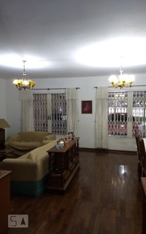 Casa à venda com 250m², 3 quartos e 3 vagas