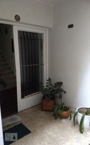 Casa à venda com 250m², 3 quartos e 3 vagas