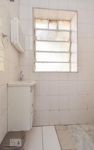 Apartamento à venda com 49m², 2 quartos e sem vaga Apartamento à venda com 49m², 2 quartos e sem vagaBanheiro