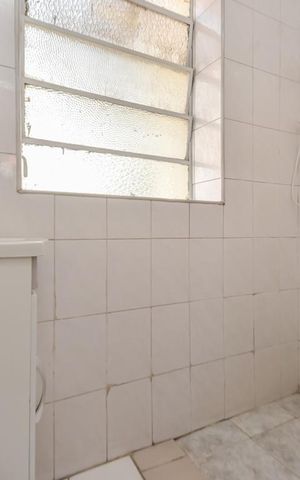 Apartamento à venda com 49m², 2 quartos e sem vaga Apartamento à venda com 49m², 2 quartos e sem vagaBanheiro