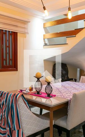 Casa à venda com 175m², 3 quartos e 3 vagas Casa à venda com 175m², 3 quartos e 3 vagasSala