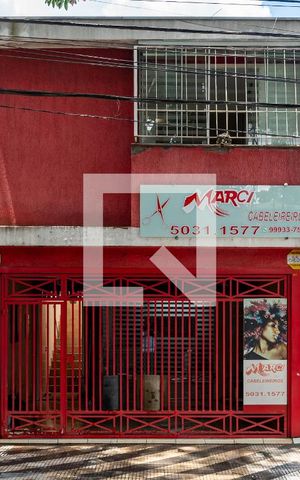 Casa à venda com 150m², 3 quartos e 2 vagas Casa à venda com 150m², 3 quartos e 2 vagasFachada