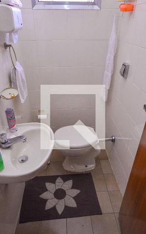 Casa à venda com 198m², 3 quartos e 3 vagas Casa à venda com 198m², 3 quartos e 3 vagasLavabo