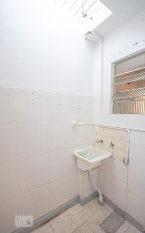 Casa para alugar com 70m², 1 quarto e sem vagaÁrea de Serviço
