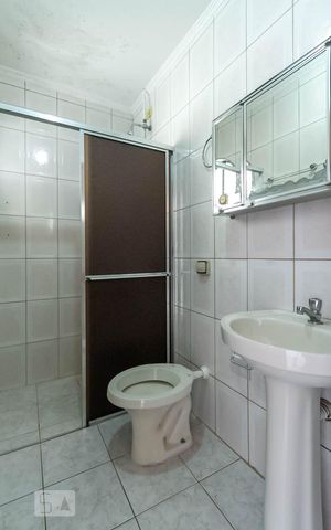 Casa à venda com 230m², 4 quartos e 3 vagas Casa à venda com 230m², 4 quartos e 3 vagasBanheiro 2 da edícula