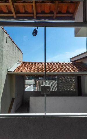 Casa à venda com 230m², 4 quartos e 3 vagas Casa à venda com 230m², 4 quartos e 3 vagasVista