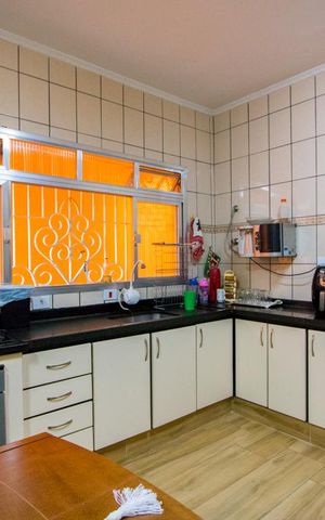 Casa à venda com 218m², 3 quartos e 3 vagas Casa à venda com 218m², 3 quartos e 3 vagasCozinha