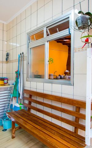 Casa à venda com 218m², 3 quartos e 3 vagas Casa à venda com 218m², 3 quartos e 3 vagasÁrea de serviço