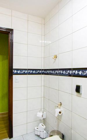 Casa à venda com 218m², 3 quartos e 3 vagas Casa à venda com 218m², 3 quartos e 3 vagasBanheiro social 2
