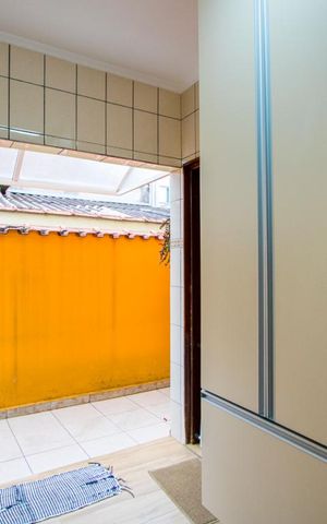 Casa à venda com 218m², 3 quartos e 3 vagas Casa à venda com 218m², 3 quartos e 3 vagasÁrea de serviço