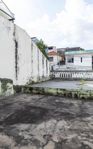 Casa à venda com 250m², 4 quartos e 2 vagas Casa à venda com 250m², 4 quartos e 2 vagasQuintal