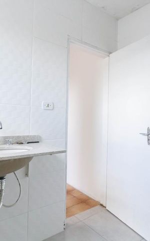 Casa à venda com 250m², 4 quartos e 2 vagas Casa à venda com 250m², 4 quartos e 2 vagasBanheiro