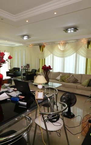 Casa à venda com 650m², 3 quartos e 5 vagasSala