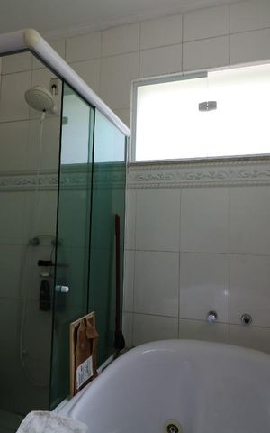 Casa à venda com 650m², 3 quartos e 5 vagasBanheiro suite