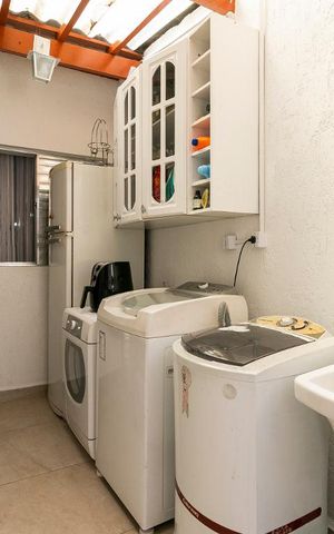 Casa à venda com 107m², 3 quartos e 1 vagaÁrea de Serviço