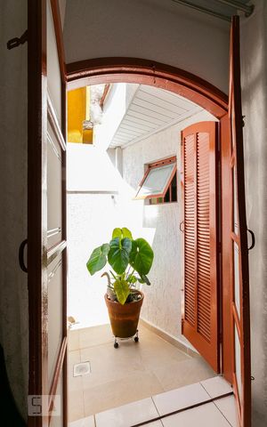 Casa à venda com 107m², 3 quartos e 1 vagaSuíte - Quintal