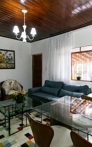 Casa à venda com 107m², 3 quartos e 1 vagaSala