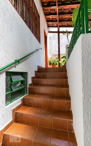 Casa à venda com 107m², 3 quartos e 1 vagaEscadas
