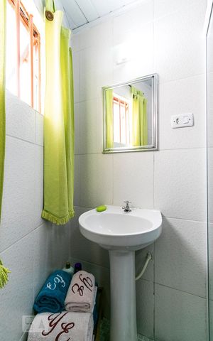 Casa à venda com 107m², 3 quartos e 1 vagaSuíte - Banheiro