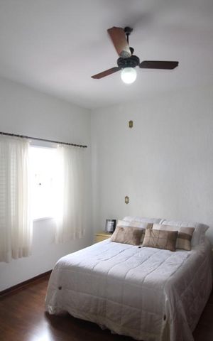 Casa à venda com 201m², 3 quartos e 4 vagasQuarto 2