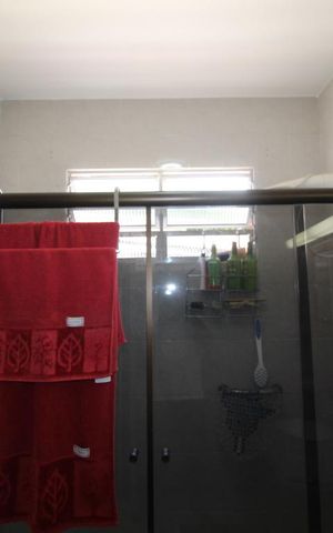 Casa à venda com 201m², 3 quartos e 4 vagasBanheiro 1 suite