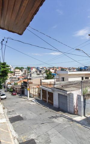 Casa à venda com 198m², 3 quartos e 2 vagas Casa à venda com 198m², 3 quartos e 2 vagasVista