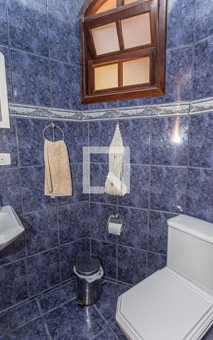Casa à venda com 360m², 3 quartos e 8 vagas Casa à venda com 360m², 3 quartos e 8 vagasLavabo