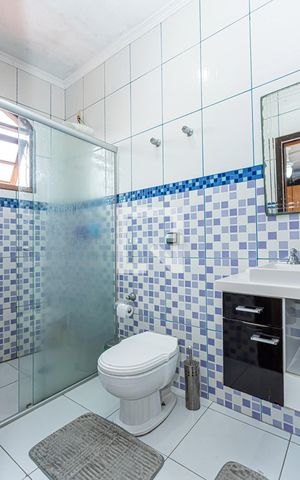 Casa à venda com 360m², 3 quartos e 8 vagas Casa à venda com 360m², 3 quartos e 8 vagasBanheiro suite 2