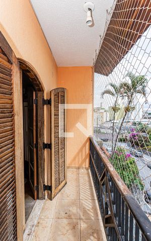 Casa à venda com 360m², 3 quartos e 8 vagas Casa à venda com 360m², 3 quartos e 8 vagasVaranda Suite 1
