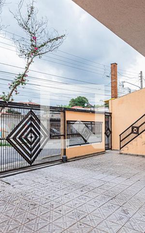 Casa à venda com 360m², 3 quartos e 8 vagas Casa à venda com 360m², 3 quartos e 8 vagasGaragem descoberta