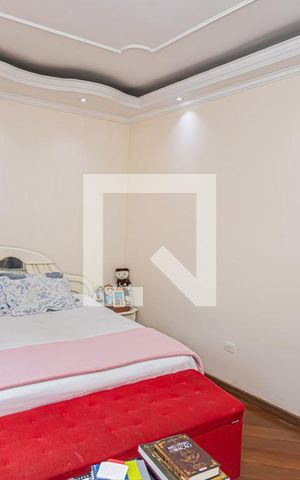 Casa à venda com 360m², 3 quartos e 8 vagas Casa à venda com 360m², 3 quartos e 8 vagasSuite 3