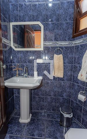 Casa à venda com 360m², 3 quartos e 8 vagas Casa à venda com 360m², 3 quartos e 8 vagasLavabo