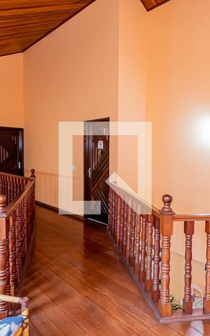 Casa à venda com 360m², 3 quartos e 8 vagas Casa à venda com 360m², 3 quartos e 8 vagasHall de passagem