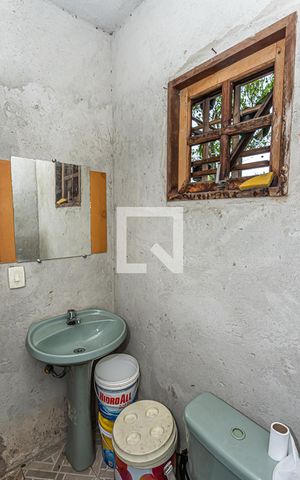 Casa à venda com 360m², 3 quartos e 8 vagas Casa à venda com 360m², 3 quartos e 8 vagasBanheiro de Serviço