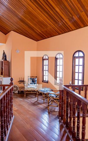 Casa à venda com 360m², 3 quartos e 8 vagas Casa à venda com 360m², 3 quartos e 8 vagasHall de passagem
