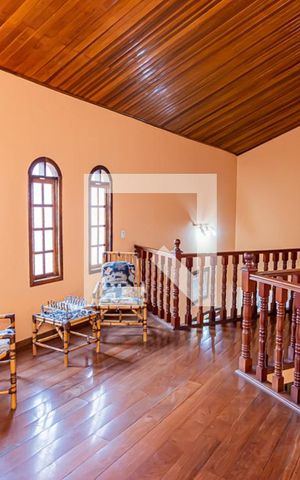 Casa à venda com 360m², 3 quartos e 8 vagas Casa à venda com 360m², 3 quartos e 8 vagasHall de passagem