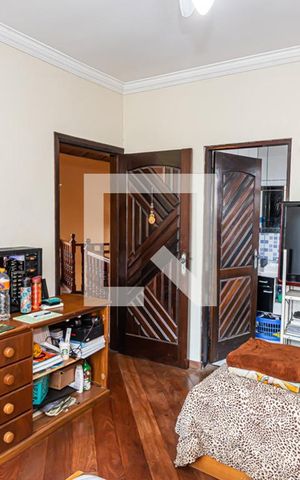 Casa à venda com 360m², 3 quartos e 8 vagas Casa à venda com 360m², 3 quartos e 8 vagasSuite 1
