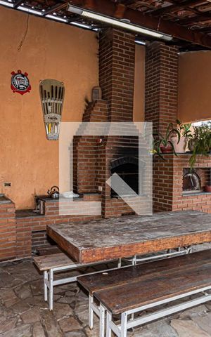 Casa à venda com 360m², 3 quartos e 8 vagas Casa à venda com 360m², 3 quartos e 8 vagasPiscina e churrasqueira