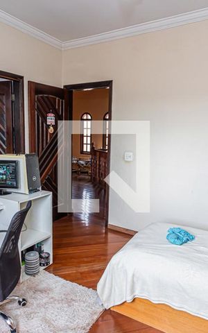 Casa à venda com 360m², 3 quartos e 8 vagas Casa à venda com 360m², 3 quartos e 8 vagasSuite 2