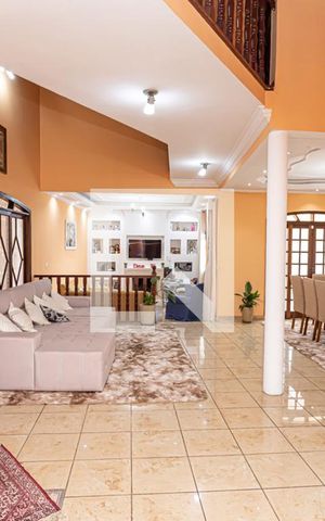 Casa à venda com 360m², 3 quartos e 8 vagas Casa à venda com 360m², 3 quartos e 8 vagasSala 1