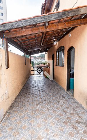Casa à venda com 360m², 3 quartos e 8 vagas Casa à venda com 360m², 3 quartos e 8 vagasQuintal