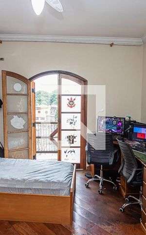 Casa à venda com 360m², 3 quartos e 8 vagas Casa à venda com 360m², 3 quartos e 8 vagasSuite 1