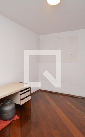 Casa à venda com 476m², 5 quartos e 3 vagasQuarto 2
