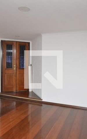 Casa à venda com 476m², 5 quartos e 3 vagasSala 