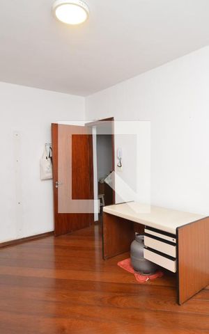 Casa à venda com 476m², 5 quartos e 3 vagasQuarto 2
