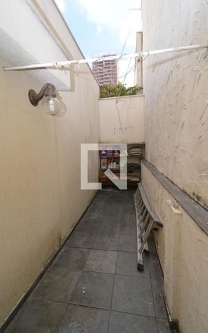 Casa à venda com 476m², 5 quartos e 3 vagasCorredor