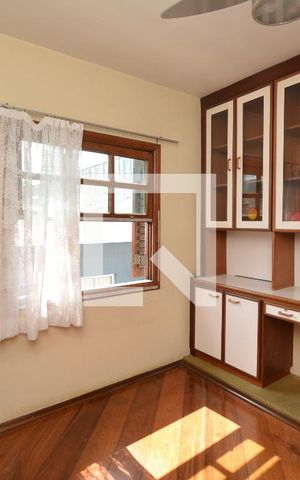 Casa à venda com 476m², 5 quartos e 3 vagasQuarto 5