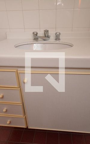 Casa à venda com 476m², 5 quartos e 3 vagasBanheiro - Torneira