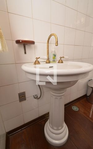Casa à venda com 476m², 5 quartos e 3 vagasLavabo